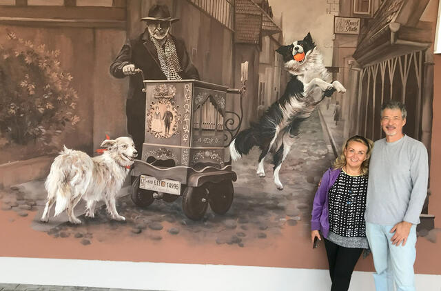 Namų sienoms gyvybės įkvepiantys menininkai: „Mes esame kruopštukai“