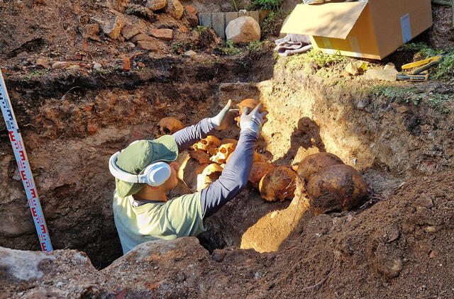 Bažnyčios šventoriuje – mįslinga kaulynė