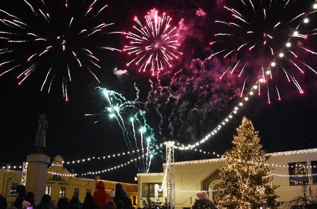 Vejerverkai Teatro aikštėje