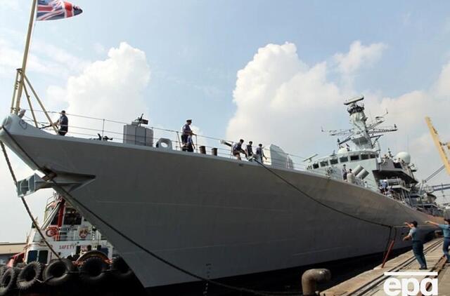 Didžioji Britanija ir Prancūzija varžosi dėl sutarties dėl karinių laivų tiekimo Danijai