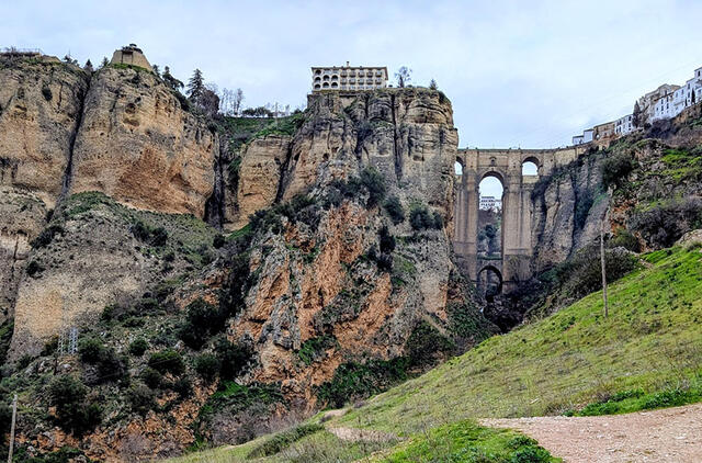 Tūkstantis kilometrų Andalūzijoje, arba Viduržiemio terapija