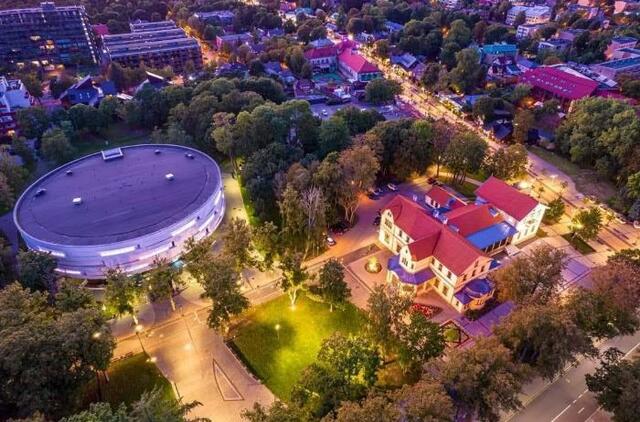 Panoraminis vaizdas į Palangos Koncertų salę ir Kurhauzą