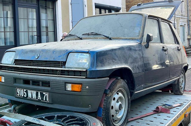 Šis 1982 m. „Renault 5“ tik su 12 km rida