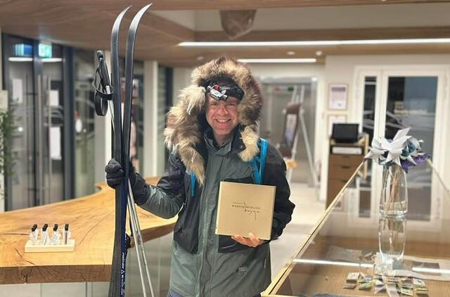 Šis drąsus žmogus į Juodkrantėje vykusį knygos pristatymą atvyko slidėmis