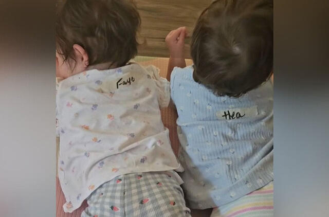 Mama pasiėmė dvynes iš darželio ir ant jų nugarų pamatė netikėtus užrašus