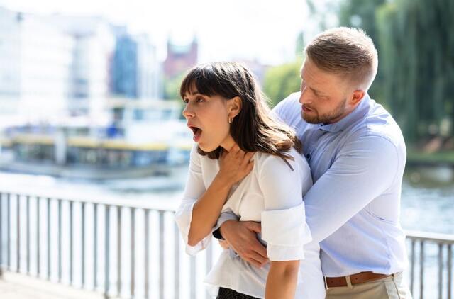 Kaip gelbėti springstantį maistu