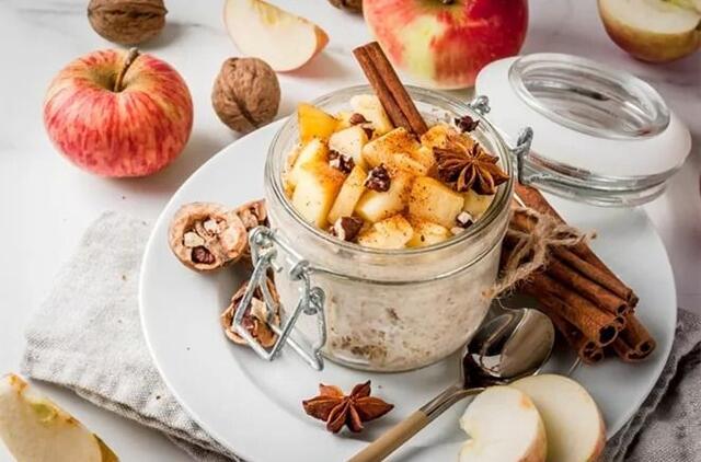 Avižinė košė ir graikiniai riešutai