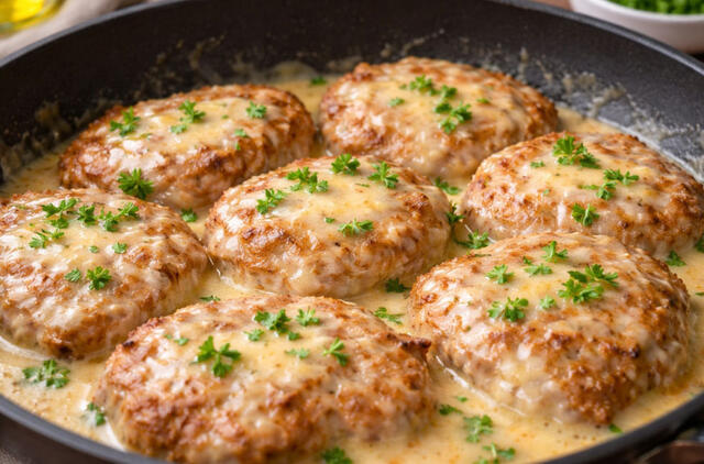 Kotletai minkštesni už plombyrą: aš juos vadinu „Paukščių pienu“ su slaptu grietinės užtaisu.