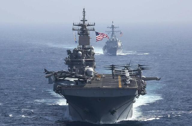 Dar vienaJAV lėktuvnešis gali būti pasiųstas į Artimuosius Rytus dėl konflikto su Iranu.