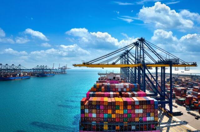 Konteinerių krova uoste