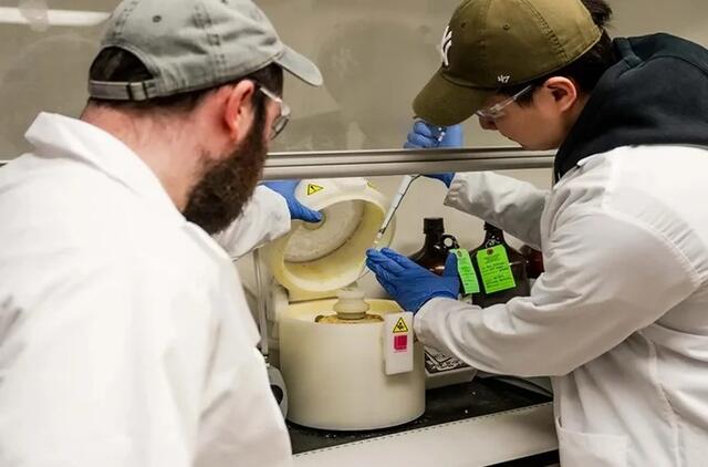 Mokslininkai kuria hidrogelio bateriją