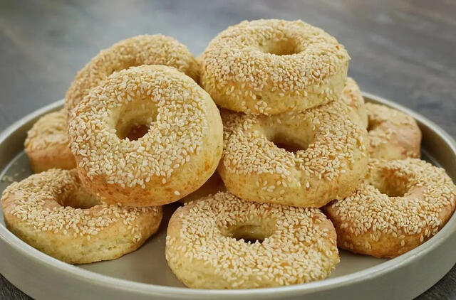 Naminiai riestainiai su sūriu ir varške