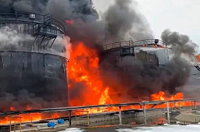 Gaisras naftos saugykloje