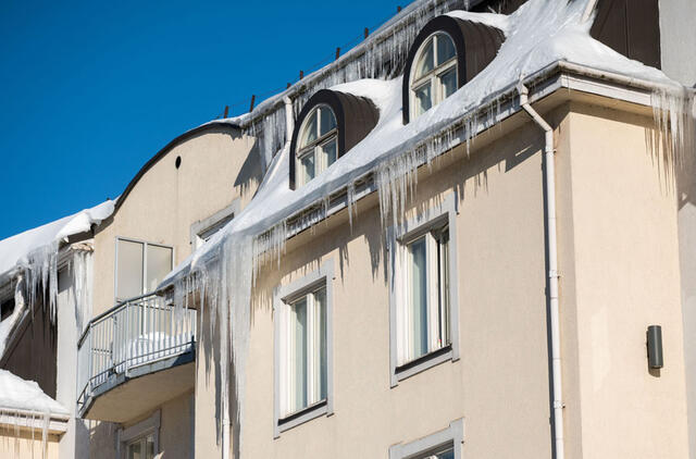 Varvekliai, pastatų priežiūra