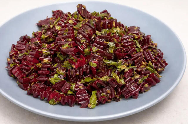 Salotos „Greituolis“ iš paprastų burokėlių