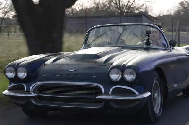 1961 metų „Chevrolet Corvette" vėl kelyje