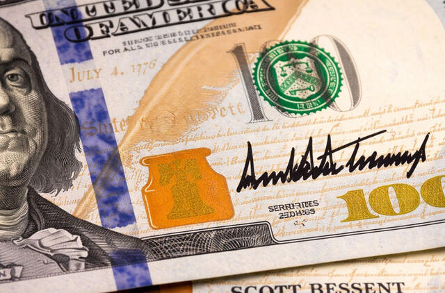 ant JAV valiutos bus Donaldo Trumpo parašas