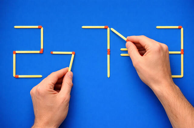 ištaisykite lygtį  „2 – 7 = 3“ pajudinę tik vieną degtuką