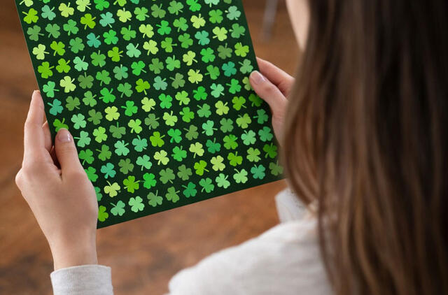 Optinė apgaulė: raskite keturlapį dobilą tarp dešimčių vienodų