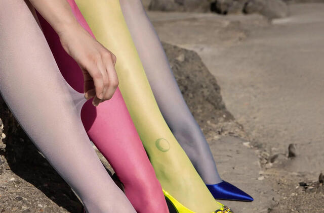 Pamirškite klasikinę juodą: ši netikėta pėdkelnių spalva taps 2026 m. pavasario hitu