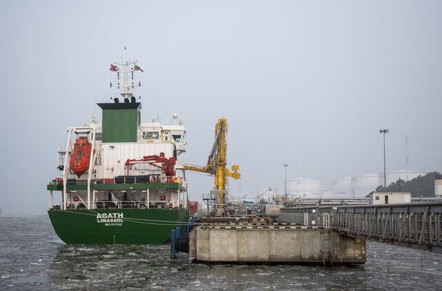 Laivas Agath su metanolio kroviniu Klaipėdos skystųjų energijos produktų terminale 