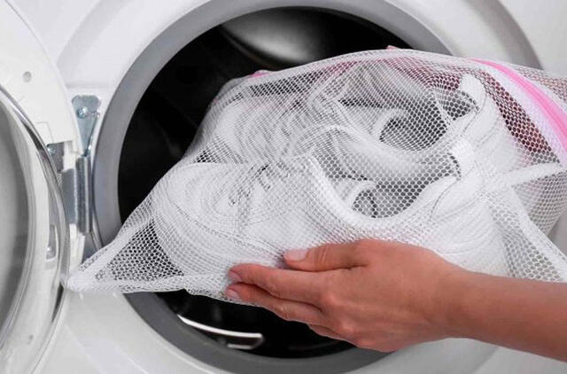 Balti sportbačiai bus kaip nauji