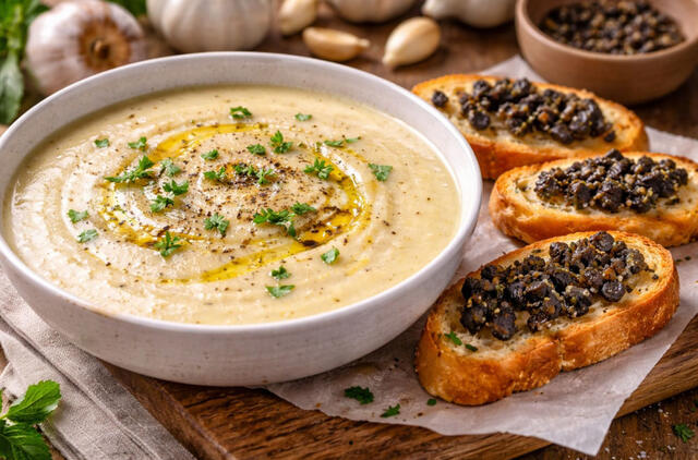 česnakinė-bulvių sriuba