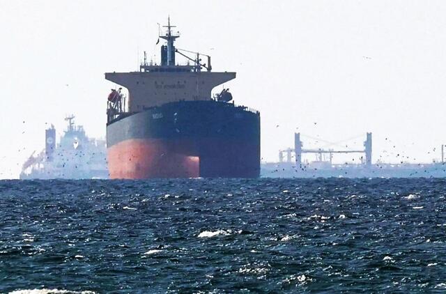 Tanklaiviai plaukia Persijos įlankoje