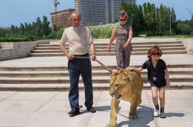 Berberovų šeima su liūtu