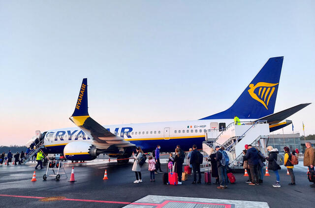 Nors dėl kuro kainų kelionės brangsta, tačiau lietuviai savo įpročių atostogauti užsienio šalyse keisti nenori. Pastebima tendencija, kad kelionių kainos ypač šokteli per didžiąsias šventes ir vaikų atostogas