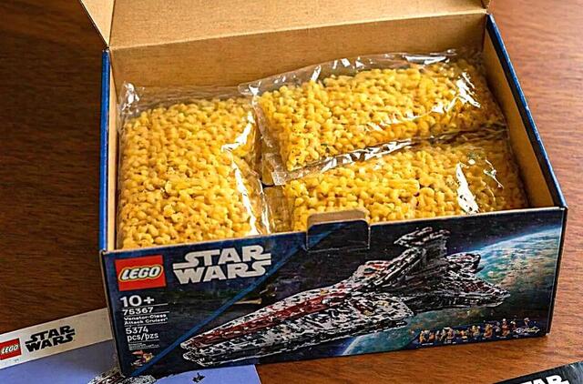 Makaronai Lego dėžėse