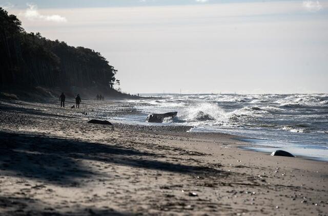 Stiprus vėjas pajūryje
