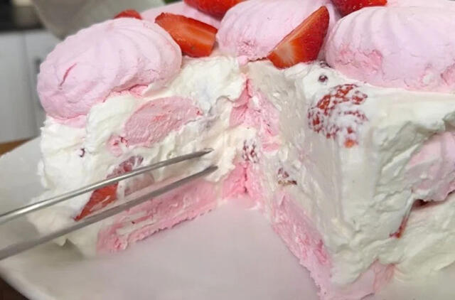 Sezoninis desertas iš trijų ingredientų be kepimo: skanu, paprasta, elegantiška