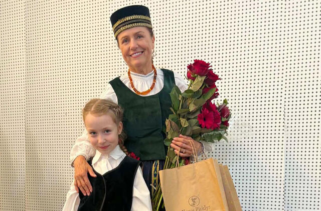 Rima Spalinskienė  su anūke Matėja