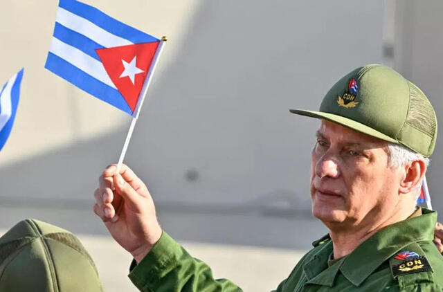JAV įvedė sankcijas Kubos prezidentui, Castro šeimos nariams