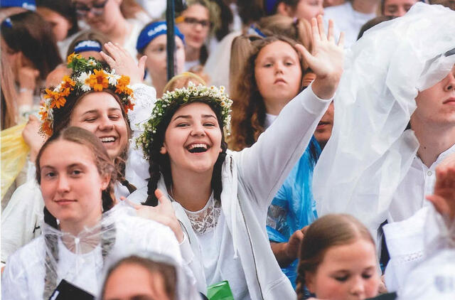 moksleiviai, dainų šventė