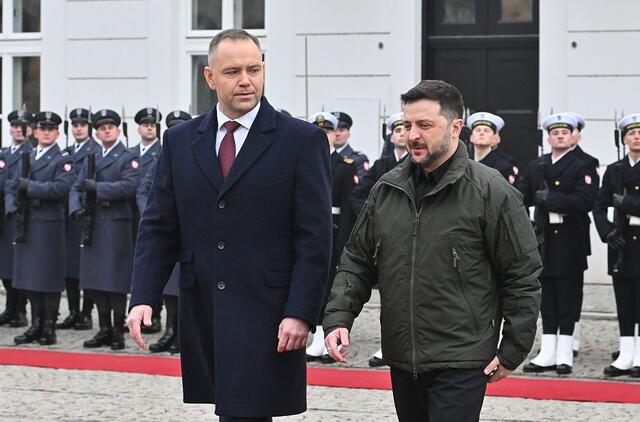 Volodymyras Zelenskis, Karolis Navrockis