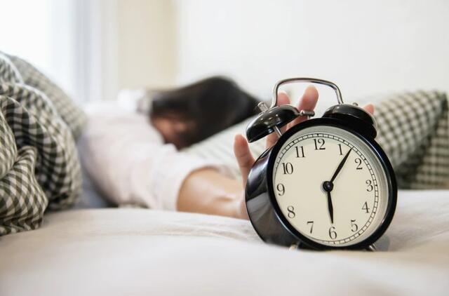 Kodėl prabundame likus minutei iki žadintuvo – įdomus paaiškinimas