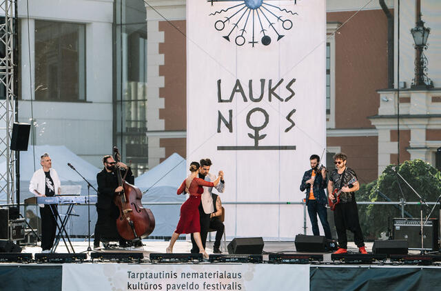 Lauksnos, festivalis, scena
