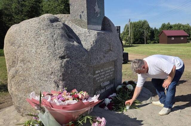 Jonaičiuose atidengtas paminklinis akmuo Vydūnui