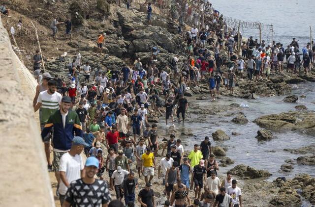 Migrantų antplūdis prie Maroko ir Seutos sienos