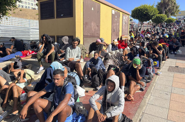 Migrantai laukia pastogės ir teisinio proceso Seutoje