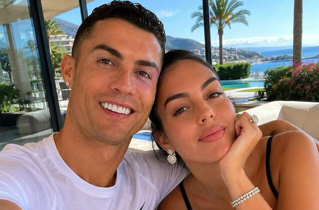 Cristiano Ronaldo sužadėtinė Georgina atsikirto kritikams dėl jos kūno formų: „Myliu savo kūną“