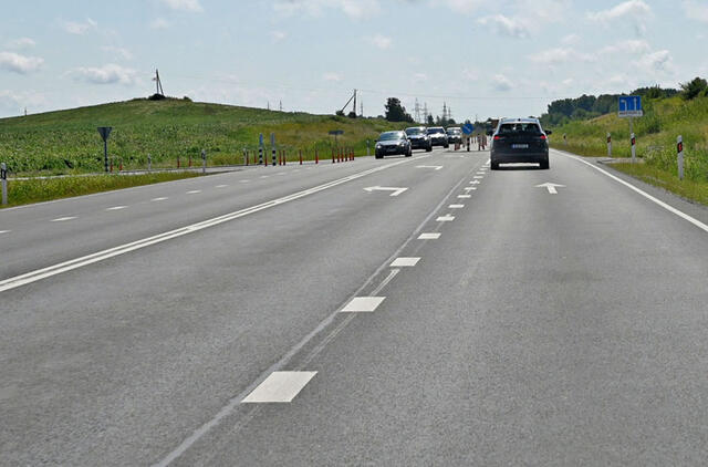 kelias, automobiliai